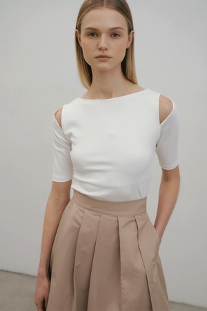 Boat neck hole Sleeves (white)