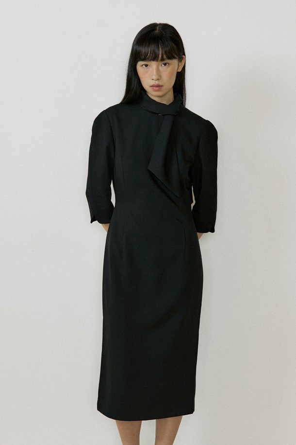 Lucir zu - 긴소매 원피스 - Muffler One-piece (black)