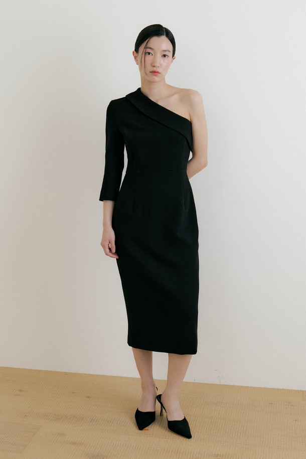 Lucir zu - 긴소매 원피스 - One shoulder Callar One-piece (black)