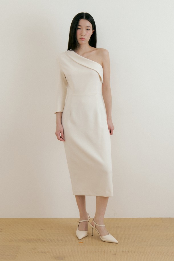 Lucir zu - 긴소매 원피스 - One shoulder Callar One-piece (cream)