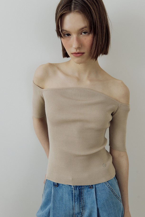 Lucir zu - 스웨터 - Upper Lips Knit (beige)