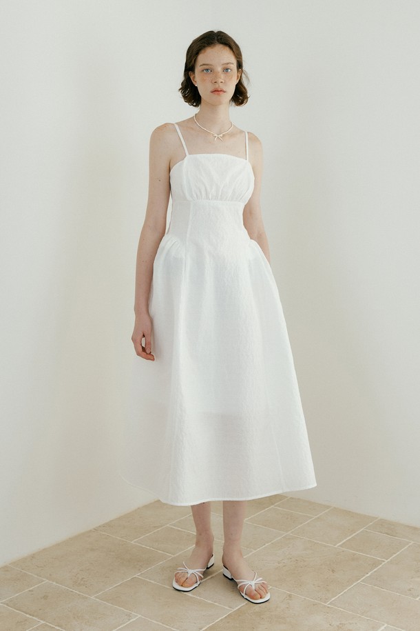 Lucir zu - 민소매 원피스 - Floral Jacquard One-piece (white)