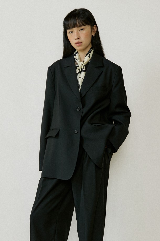 Lucir zu - 자켓 - Classic Two-Button Single Jacket (black)