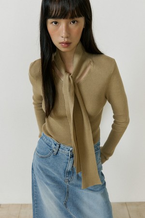 V-neck Muffler Knit (beige)