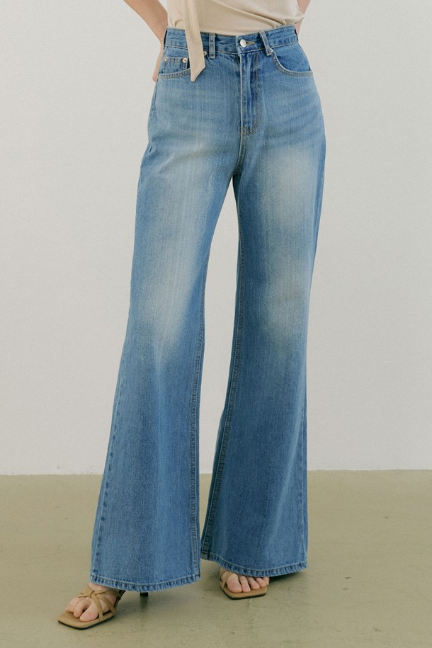 Lucir zu - 롱/미디팬츠 - Wide Bootcut Jeans (blue)