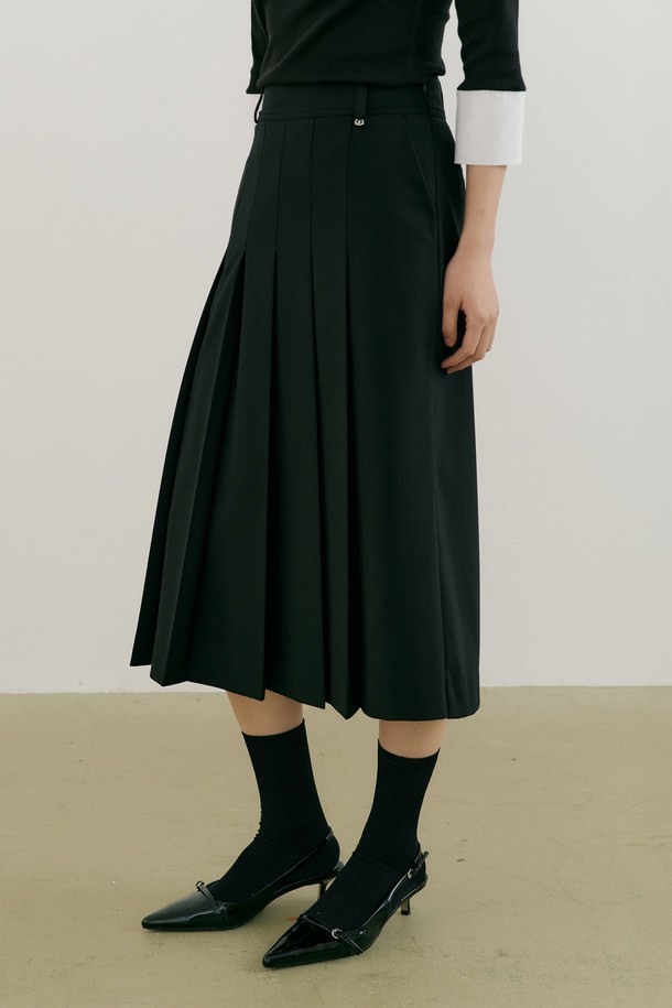 Lucir zu - 미디스커트 - Reverse Pleats Skirt (black)