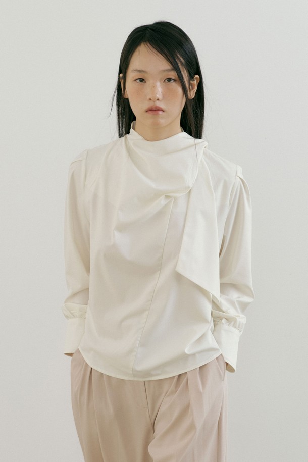 Lucir zu - 블라우스 - Drape Scarf Blouse (ivory)