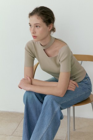 Cut off half-turtleneck Knit (beige)