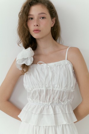 Romantic Frill Sleeveless Blouse (ivory)