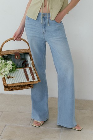 Washed Loose Jeans (light blue)