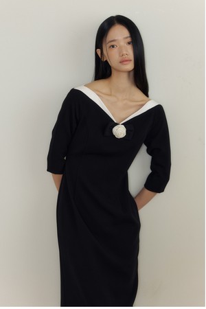 Curve-Line Dress & Ribbon Corsage (black)