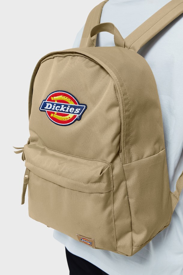 DICKIES - 백팩 - 디키즈 로고 뱃지 백팩 Desert Sand