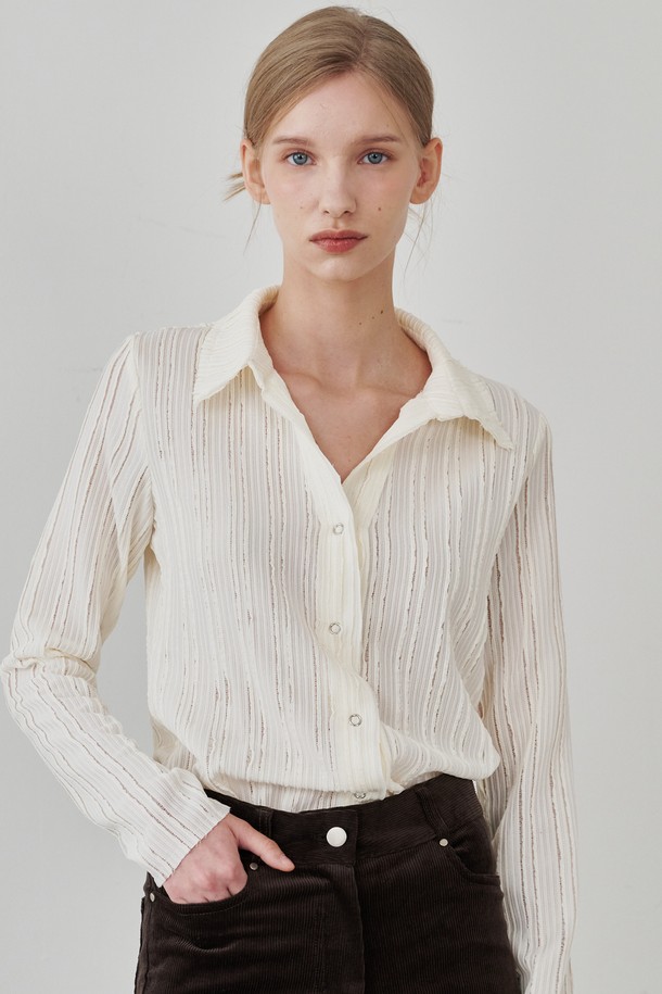 NOUVE - 블라우스 - V- Neck Slim Fit Collar Blouse - Cream