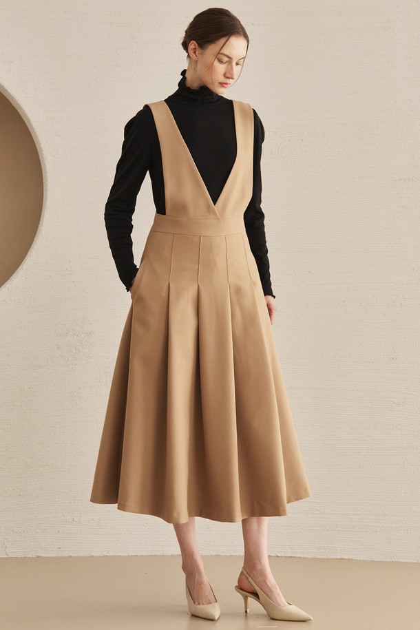 NOUVE - 민소매 원피스 - V- Neck Sleeveless Flare Dress - Beige