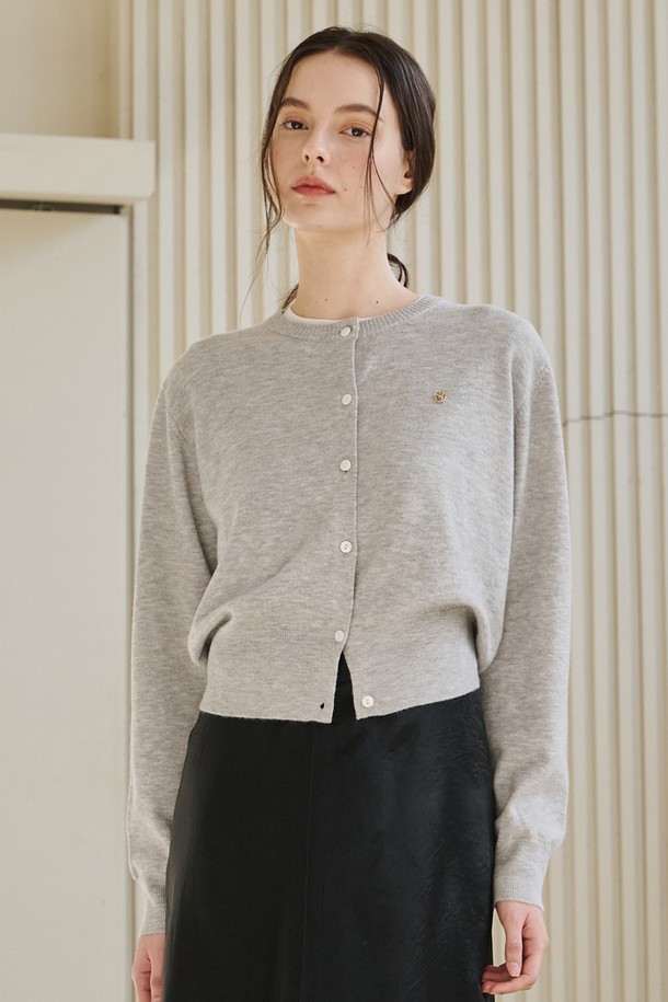 NOUVE - 가디건 - 라운드 넥 클래식 가디건 - 멜란지 그레이 / Round Neck Classic Cardigan - M. Gray