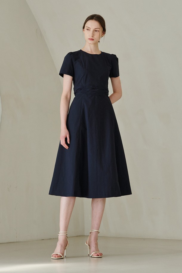 NOUVE - 반소매 원피스 - Round Neck Shirring Point Dress - Navy