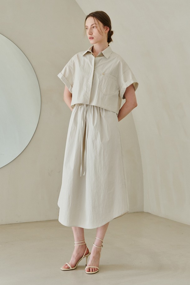 NOUVE - 민소매 원피스 - V Neck Waist String Dress -Light Khaki