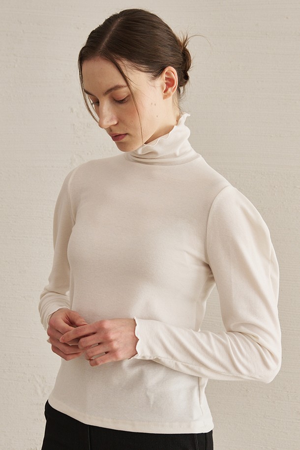 NOUVE - 긴소매 티셔츠 - Puff Sleeve Turtleneck T-Shirs - White