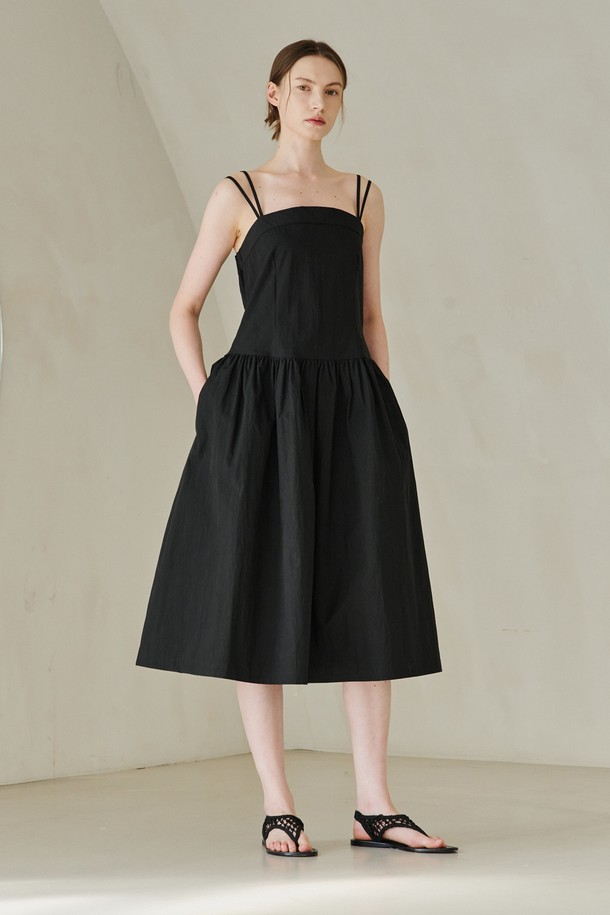 NOUVE - 반소매 원피스 - Bustier Low Waist Shirring Dress - Black