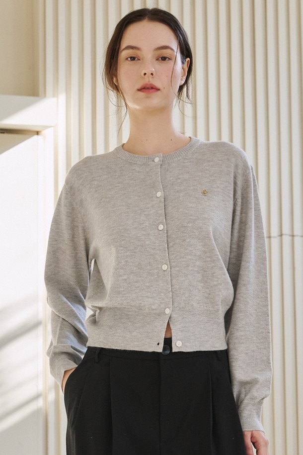 NOUVE - 가디건 - 라운드 넥 클래식 가디건 - 멜란지 그레이 / Round Neck Classic Cardigan - M. Gray