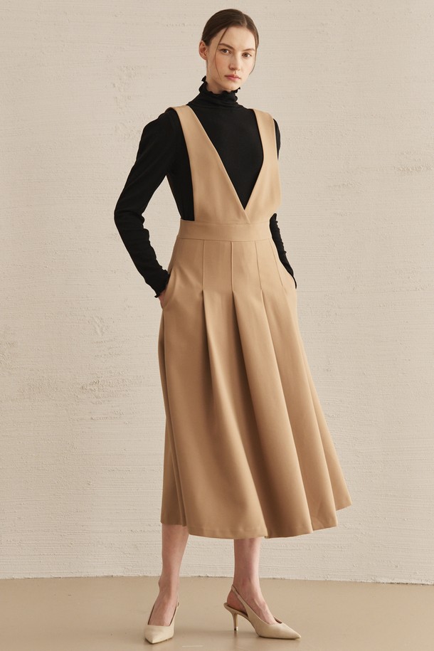 NOUVE - 민소매 원피스 - V- Neck Sleeveless Flare Dress - Beige