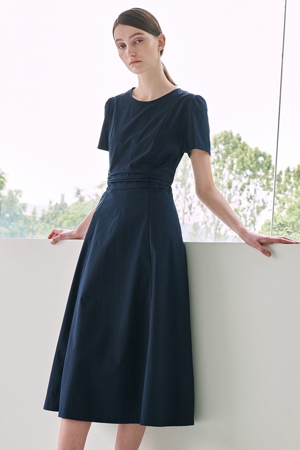 NOUVE - 반소매 원피스 - Round Neck Shirring Point Dress - Navy