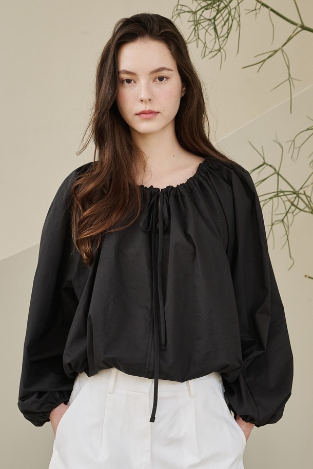 NOUVE - 블라우스 - 벌룬 셔링 블라우스 - 블랙 / Balloon Shirring Blouse -Black