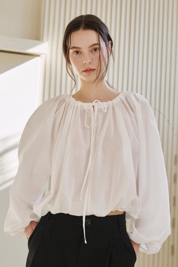 NOUVE - 블라우스 - 벌룬 셔링 블라우스 - 아이보리 / Balloon Shirring Blouse - Ivory