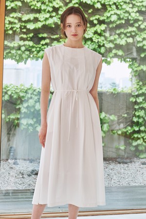 슬리브리스 플리츠 원피스 - 화이트 / Sleeveless Pleats Dress - White