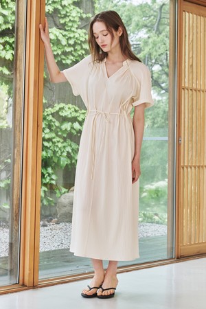 브이넥 셔링 드레스-아이보리 / V-Neck Shirring Dress - Ivory