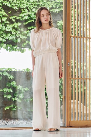 링클 셔링 라운드 블라우스 셋업 - 아이보리 / Wrinkle Shirring Round Blouse Set Up - Ivory