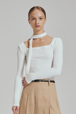 스퀘어 넥 스카프 티셔츠 - 아이보리 / Square Neck Scarf T-Shirts - Ivory