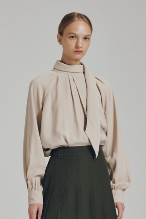 투턱 스카프 블라우스 - 베이지 / Two Tuck Scarf Blouse - Beige