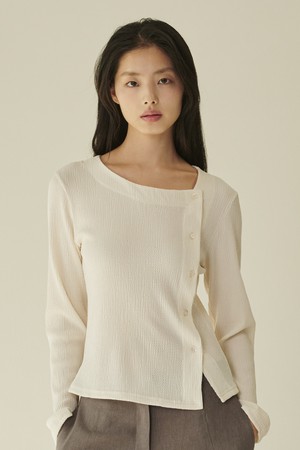언발란스 버튼 탑 - 아이보리/ Unbalanced Button Top - Ivory