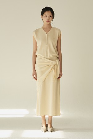 [세트] 린넨 슬리브리스 가디건 + 스커트 + 숄 - 라이트 베이지/ [Set] Linen Sleeveless Cardigan + Skirt + Shawl - L.Beige