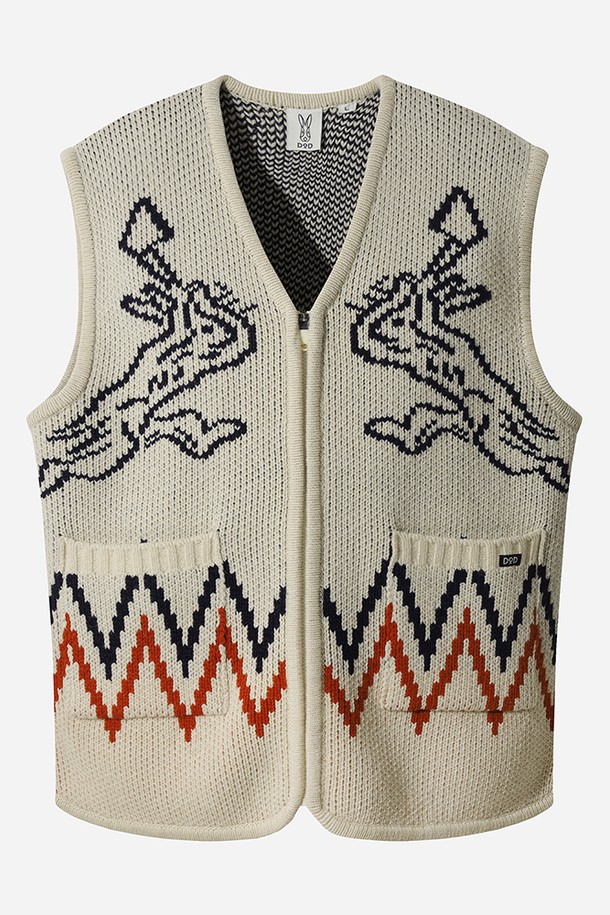 유니) 코위찬 니트 베스트(아이보리)는 캐주얼, 클래식, 미니멀 스타일을 아우르는 아이보리 컬러의 유니섹스 니트 베스트입니다. 가을과 겨울에 따뜻하게 착용할 수 있으며, 두꺼운 두께감과 부드러운 촉감이 특징입니다. 말 패턴의 자카드 디자인이 돋보이며, 라운드넥과 레귤러핏으로 제작되었습니다. 데이트룩, 모임룩 등 다양한 때와 장소와 목적에 활용 가능하며, 민소매 디자인으로 레이어드하기 좋습니다.