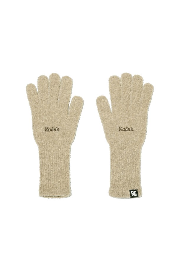 **폰터치 손가락 장갑 BEIGE**는 부드러운 부클 촉감의 니트 소재로 제작되어 겨울철 데일리룩에 따뜻함을 더해주는 유니섹스 장갑입니다. 베이직한 스타일의 베이지 컬러로, 다양한 의상에 자연스럽게 매치할 수 있습니다. 손가락 부분의 핑거홀 디자인으로 실용성을 높였으며, 터치스크린 기능을 지원하여 스마트 기기 사용에도 편리합니다. 아크릴, 나일론, 모, 폴리에스터, 폴리우레탄 혼방으로 제작되어 보온성과 착용감을 동시에 만족시킵니다. FREE 사이즈로 제작되어 누구나 편안하게 착용할 수 있습니다.
