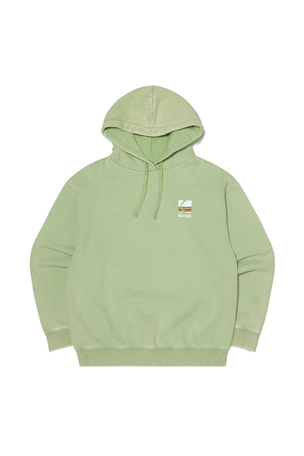 레인보우 세미오버핏 스노우워싱 기모 후드 GREEN은 겨울철 데일리룩에 적합한 캐주얼하고 스포티한 스타일의 후드티셔츠입니다. 그린 컬러에 레인보우 패턴과 스노우워싱 기법이 더해져 빈티지한 멋을 살렸습니다. 면, 폴리에스터, 폴리우레탄 혼방 소재로 제작되어 부드러운 촉감을 제공하며, 두꺼운 두께감과 기모 안감으로 보온성을 높였습니다. 세미오버핏 디자인과 긴 소매 기장으로 편안한 착용감을 선사하며, 레이어드하여 다양한 스타일을 연출할 수 있습니다.
