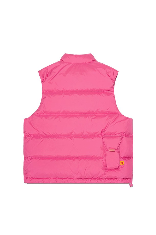 레인보우 경량 세미크롭핏 다운 베스트 우먼 PINK는 가을과 초겨울, 일상과 스포츠 활동에 모두 적합한 여성용 다운 베스트입니다. 스포티하고 캐주얼한 스타일을 연출하며, 무지 패턴의 핑크와 블루 두 가지 컬러로 출시되었습니다. 유럽산 물라드 오리털과 700+ 필파워, 다운 중량 80g으로 뛰어난 보온성을 제공하며, 가볍게 착용할 수 있습니다. 스탠드넥 디자인, 밑단 조절 스트링, 백 포켓, 레이어링 용이, 사이즈 조절 기능으로 편안한 착용감을 선사합니다.
