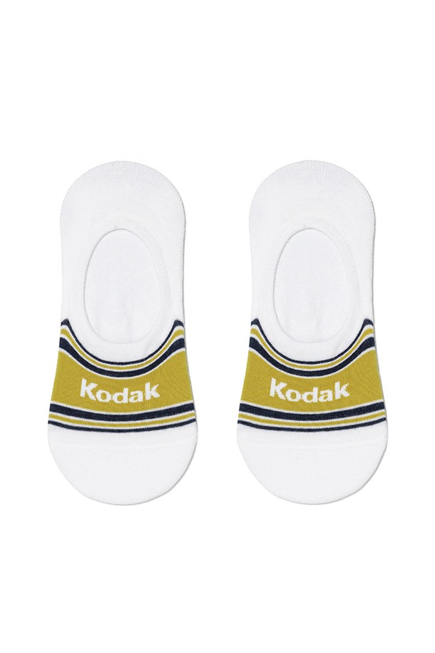 옐로우 컬러의 스트라이프 멀티 노쇼 양말입니다. 면, 폴리에스테르, 폴리우레탄 혼방 소재로 제작되어 부드러운 촉감을 선사하며, 사계절 내내 착용하기 좋습니다. 발 뒤꿈치 Y자 컷 디자인과 실리콘 미끄럼 방지 처리가 되어 있어 활동성을 높였습니다. 30수 코마사 면을 사용하여 흡습성이 뛰어나고, 신발을 신었을 때 양말이 보이지 않는 노쇼 스타일입니다. 캐주얼, 미니멀, 스포티한 스타일의 동네 마실룩, 산책룩, 집콕룩에 잘 어울립니다.
