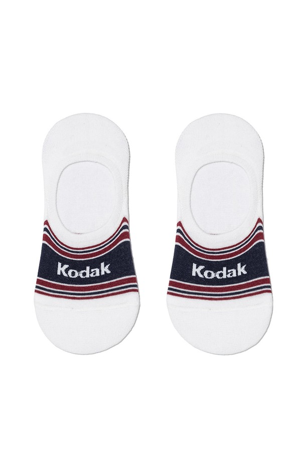 네이비 컬러의 스트라이프 멀티 노쇼 양말입니다. 면, 폴리에스터, 폴리우레탄 혼방 소재로 제작되어 사계절 내내 착용 가능하며, 매끄러운 촉감이 특징입니다. 노쇼 디자인으로 벗겨짐을 방지하며, 뒷꿈치 Y자 절개와 실리콘 처리가 안정적인 착용감을 선사합니다. 컬러 스트라이프 패턴과 위빙 디자인이 더해져 캐주얼, 미니멀, 클래식 스타일을 연출하며, 동네 마실룩이나 산책룩에 매치하기 좋습니다.
