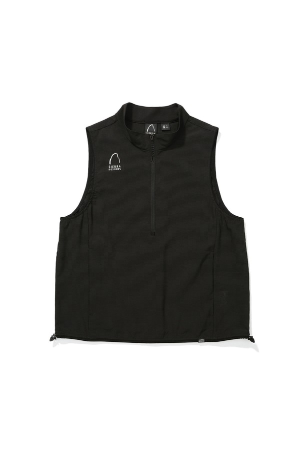 W) 님버스(NIMBUS) 에어닷 반집업 베스트 BLACK은 스포츠 및 일상에서 활용하기 좋은 공용 베스트입니다. 가볍고 통기성이 우수한 에어닷 소재를 사용하여 봄, 여름에도 쾌적하게 착용 가능합니다. 미니멀하고 스포티한 스타일로, 레귤러핏에 반집업 네크라인 디자인이 특징입니다. 무지(無地) 블랙 컬러로 어떤 스타일에도 쉽게 매치할 수 있으며, 산책룩이나 피트니스룩에 적합합니다. 민소매 디자인으로 활동성을 높였으며, 부드러운 촉감이 편안한 착용감을 선사합니다.