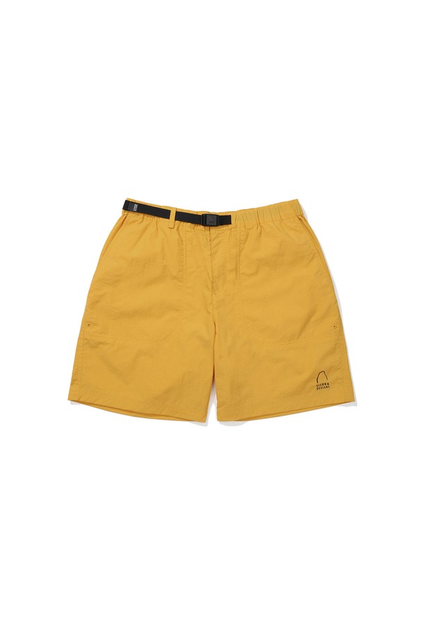W(더블유) 애버딘(ABERDEEN) 4.5부 쇼츠 YELLOW는 여름철 캐주얼 스타일을 완성하는 남성용 반바지입니다. 옐로우 컬러의 무지 디자인으로, 일상복이나 휴가, 여행 등 다양한 TPO에 활용하기 좋습니다. 레귤러 핏으로 편안한 착용감을 선사하며, 애버딘 라인 특유의 미니멀한 스타일을 강조합니다. 4.5부 기장으로 시원하게 착용 가능하며, 캐주얼룩을 즐겨 입는 남성분들께 추천합니다.
