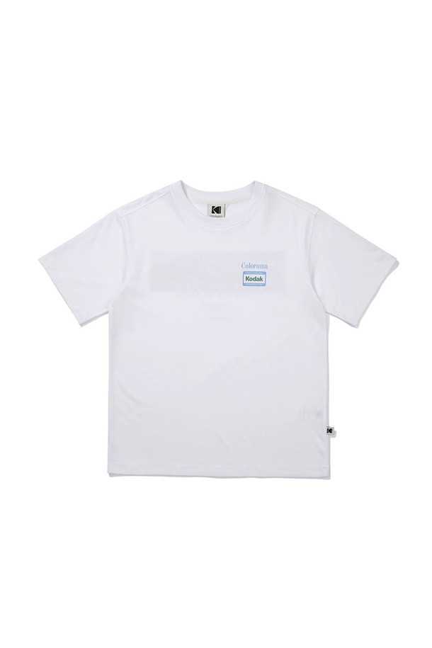 브리즈 라이트 컬러라마 반팔 티셔츠 WHITE는 시원한 여름을 위한 필수 아이템입니다. 화이트, 옐로우, 그린, 블루 등 다채로운 컬러로 출시되어, 캐주얼 및 스포티한 여름 바캉스룩을 완성할 수 있습니다. 면과 폴리에스터 혼방 소재로 제작되어 얇고 신축성이 뛰어나며, 흡습속건 기능으로 쾌적한 착용감을 선사합니다. 레귤러핏 라운드넥 디자인에 컬러라마 백그래픽 포인트를 더해 개성을 살렸습니다. 온 가족이 함께 즐길 수 있는 패밀리룩 연출도 가능하며, 비침이 보통입니다.
