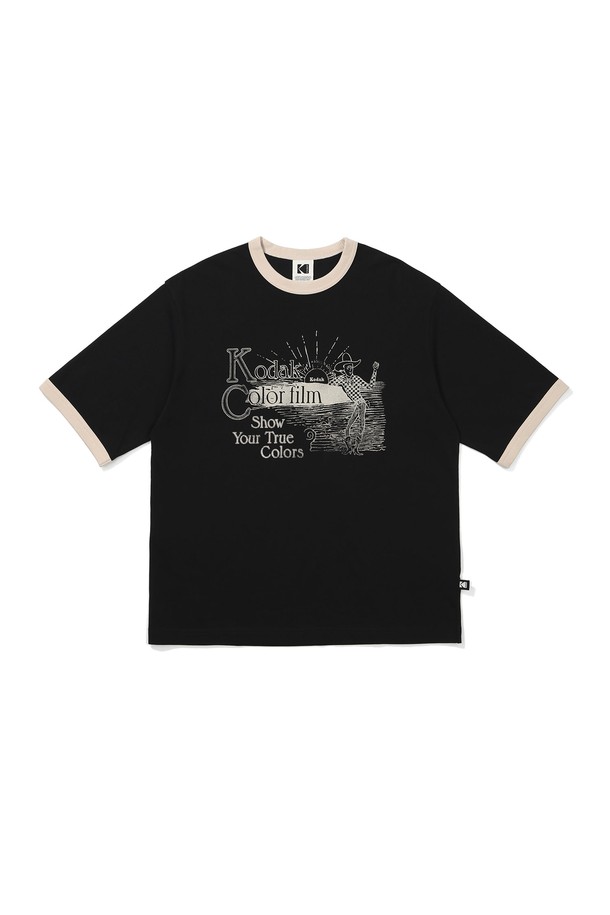 "브리즈 라이트 컬러필름 에어로쿨 링거티셔츠 BLACK"는 시원하고 쾌적한 착용감을 제공하는 남녀 공용 반소매 티셔츠입니다. 여름철 일상 및 아웃도어 활동에 적합하며, 스포티하면서도 캐주얼한 스타일을 연출합니다. 에어로쿨 원단을 사용하여 흡습 및 속건 기능이 뛰어나고, 통기성이 좋은 원단 구조로 제작되어 얇고 부드러운 촉감을 선사합니다. 클로버 모양 원사 단면과 그래픽 프린트가 특징이며, 세미오버핏 라운드넥 디자인으로 편안하게 착용할 수 있습니다. 세탁 후에도 형태가 유지되어 관리가 용이합니다.
