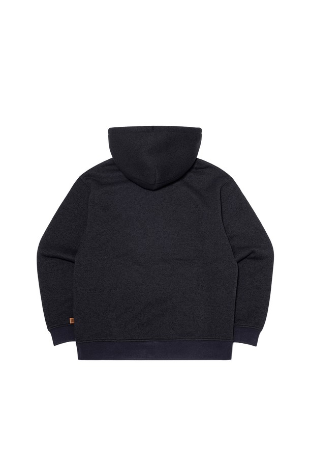 브라우니 세미오버핏 라이트웜 기모 후드 CHARCOAL는 일상, 스포츠 활동에 적합한 후드티셔츠입니다. 차콜 색상에 로고 패턴이 특징이며, 가을, 겨울 시즌에 따뜻하게 착용할 수 있습니다. 세미 오버핏으로 편안한 착용감을 제공하며, 두꺼운 두께감과 부드러운 촉감, 기모 안감으로 보온성을 높였습니다. 퍼 디테일 후드 디자인과 경량 소재로 제작되어 등산룩, 겨울 데일리룩, 캠핑룩 등 다양한 스타일을 연출할 수 있습니다. 아웃도어 활동에도 적합합니다.
