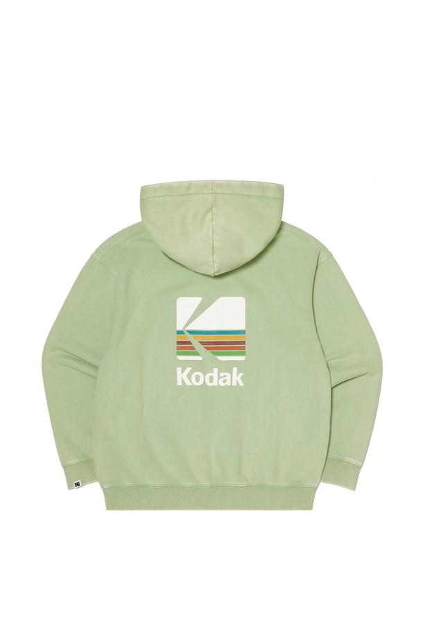 레인보우 세미오버핏 스노우워싱 기모 후드 GREEN은 겨울철 데일리룩에 적합한 캐주얼하고 스포티한 스타일의 후드티셔츠입니다. 그린 컬러에 레인보우 패턴과 스노우워싱 기법이 더해져 빈티지한 멋을 살렸습니다. 면, 폴리에스터, 폴리우레탄 혼방 소재로 제작되어 부드러운 촉감을 제공하며, 두꺼운 두께감과 기모 안감으로 보온성을 높였습니다. 세미오버핏 디자인과 긴 소매 기장으로 편안한 착용감을 선사하며, 레이어드하여 다양한 스타일을 연출할 수 있습니다.
