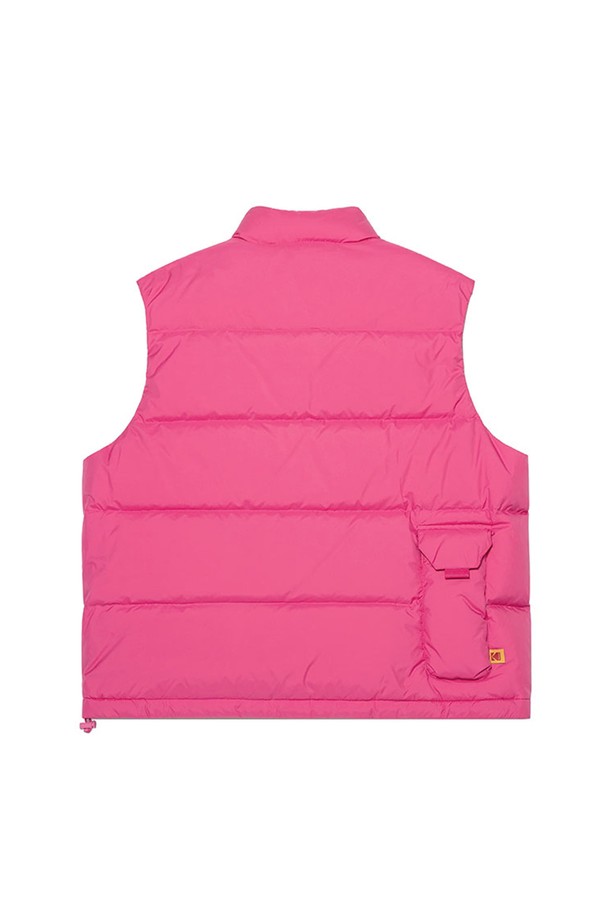 **레인보우 경량 다운 베스트 PINK**

가을, 초겨울 날씨에 가볍고 따뜻하게 입기 좋은 레인보우 경량 다운 베스트입니다. 스포티, 캐주얼 무드로 일상, 스포츠 활동 시 편안하게 착용할 수 있습니다. 핑크 컬러의 무지 디자인으로 어떤 옷에도 쉽게 매치할 수 있으며, 세미오버핏으로 편안한 착용감을 선사합니다. 스탠드넥 디자인과 밑단 스트링 조절 기능으로 보온성을 높였으며, 700+ 필파워 유럽산 뮬라드 덕다운과 생분해성 지속가능 소재를 사용하여 기능성과 친환경성을 모두 갖췄습니다. 동네 마실룩, 산책룩, 겨울 데일리룩 등 다양한 TPO에 활용할 수 있습니다.
