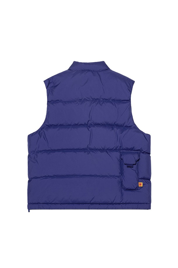 레인보우 경량 세미크롭핏 다운 베스트 우먼 BLUE는 가볍고 따뜻한 착용감을 선사하는 여성용 패딩 베스트입니다. 스포티, 캐주얼 스타일을 연출하기 좋으며, 가을, 초겨울 시즌 일상 및 스포츠 활동에 적합합니다. 블루 컬러에 무지 디자인으로 어떤 옷에도 매치하기 용이하며, 스탠드넥 디자인, 백패널 아웃포켓, 밑단 스트링 조절 기능으로 실용성을 높였습니다. 유럽산 물라드 덕다운 충전재와 700+ 필파워로 뛰어난 보온성을 제공하며, 세미오버핏 크롭 기장으로 트렌디한 스타일을 연출합니다.
