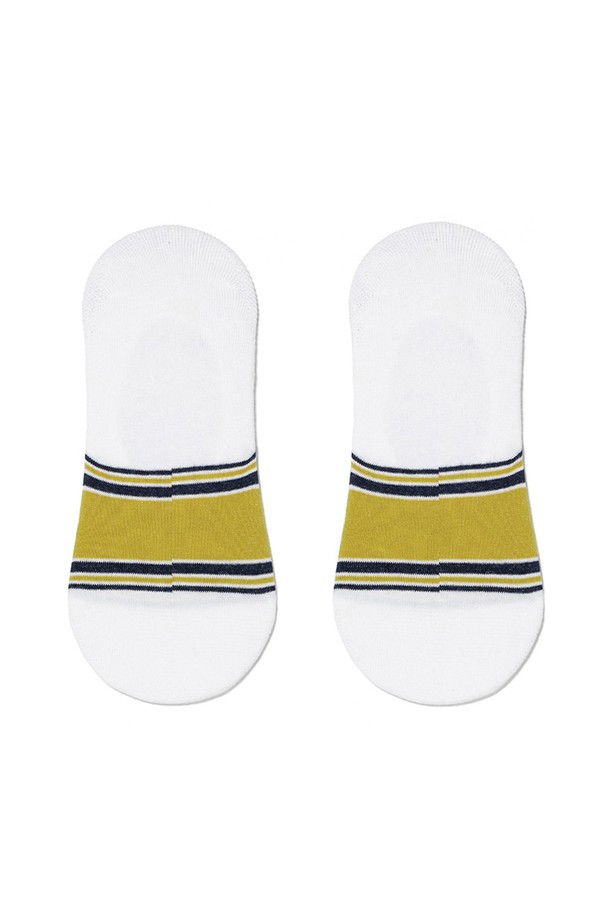 옐로우 컬러의 스트라이프 멀티 노쇼 양말입니다. 면, 폴리에스테르, 폴리우레탄 혼방 소재로 제작되어 부드러운 촉감을 선사하며, 사계절 내내 착용하기 좋습니다. 발 뒤꿈치 Y자 컷 디자인과 실리콘 미끄럼 방지 처리가 되어 있어 활동성을 높였습니다. 30수 코마사 면을 사용하여 흡습성이 뛰어나고, 신발을 신었을 때 양말이 보이지 않는 노쇼 스타일입니다. 캐주얼, 미니멀, 스포티한 스타일의 동네 마실룩, 산책룩, 집콕룩에 잘 어울립니다.
